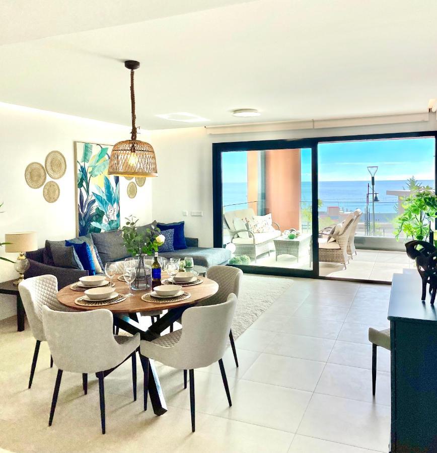 Luxury 3 Bedroom Apartment 300M From The Beach フエンヒロラ エクステリア 写真