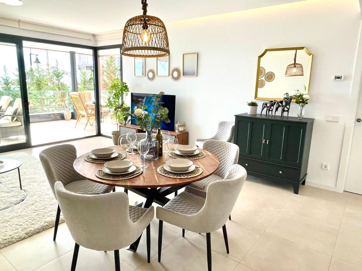 Luxury 3 Bedroom Apartment 300M From The Beach フエンヒロラ エクステリア 写真
