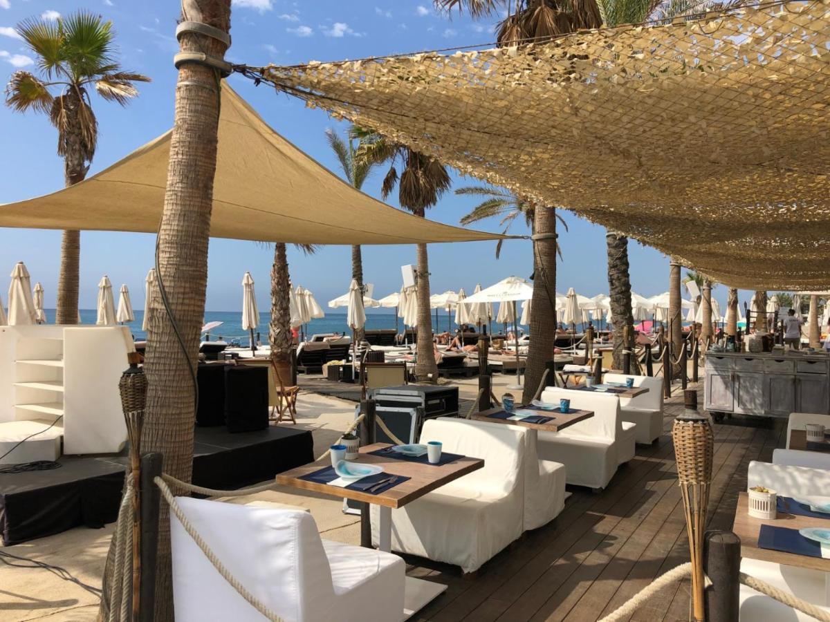 Luxury 3 Bedroom Apartment 300M From The Beach フエンヒロラ エクステリア 写真