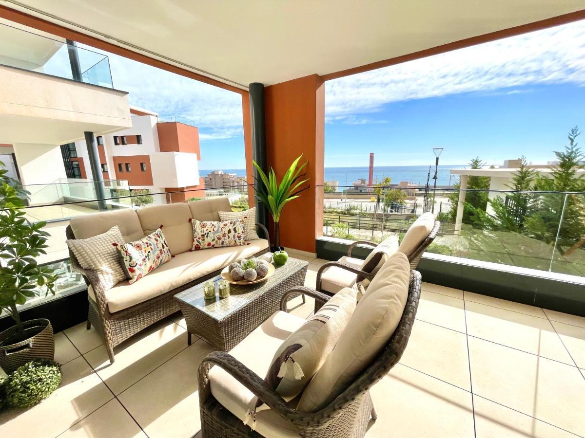 Luxury 3 Bedroom Apartment 300M From The Beach フエンヒロラ エクステリア 写真