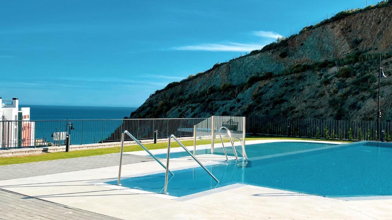 Luxury 3 Bedroom Apartment 300M From The Beach フエンヒロラ エクステリア 写真