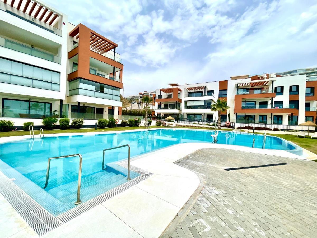 Luxury 3 Bedroom Apartment 300M From The Beach フエンヒロラ エクステリア 写真